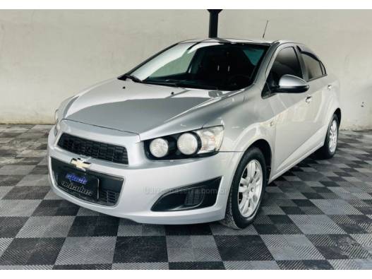 CHEVROLET - SONIC - 2013/2013 - Prata - R$ 38.900,00