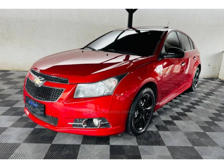 CHEVROLET - CRUZE - 2013/2014 - Vermelha - R$ 68.900,00