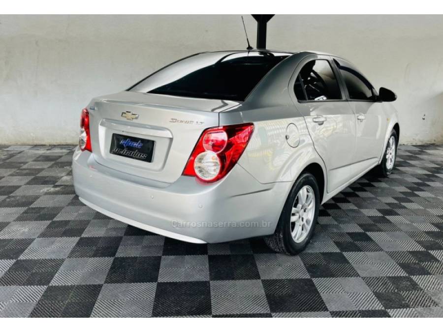 CHEVROLET - SONIC - 2013/2013 - Prata - R$ 38.900,00