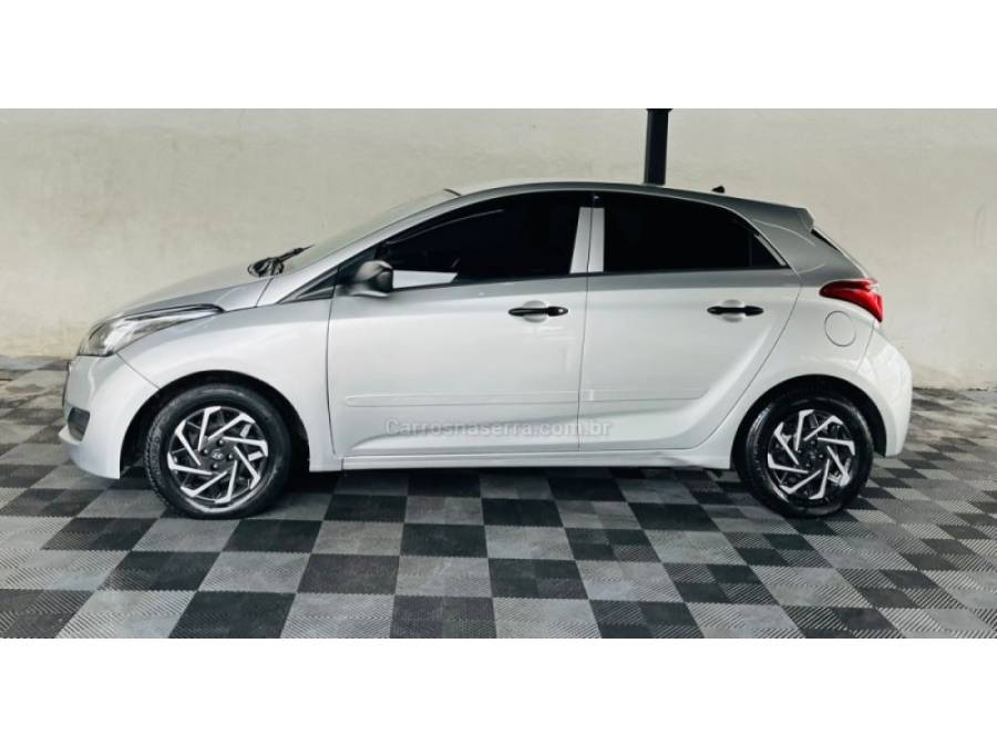 HYUNDAI - HB20 - 2016/2017 - Prata - R$ 47.900,00