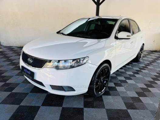 KIA MOTORS - CERATO - 2010/2011 - Branca - R$ 44.900,00