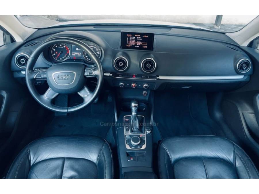 AUDI - A3 - 2013/2014 - Prata - R$ 69.900,00