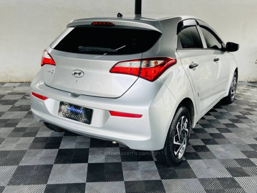 HYUNDAI - HB20 - 2016/2017 - Prata - R$ 47.900,00