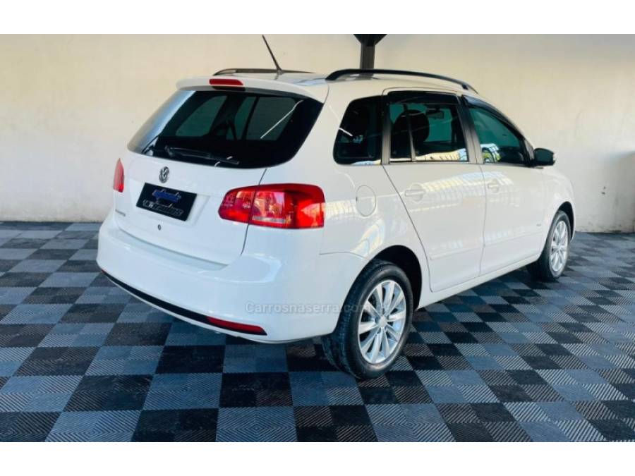 VOLKSWAGEN - SPACEFOX - 2011/2012 - Branca - R$ 34.900,00