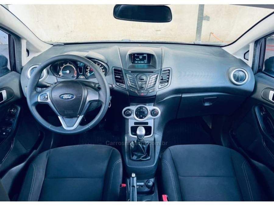 FORD - FIESTA - 2013/2014 - Preta - R$ 40.900,00