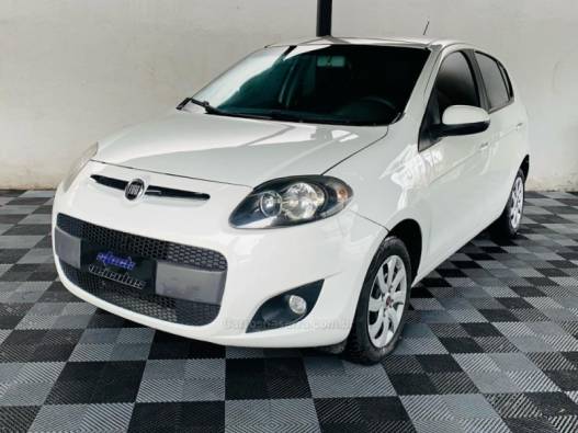 FIAT - PALIO - 2013/2014 - Branca - R$ 37.900,00