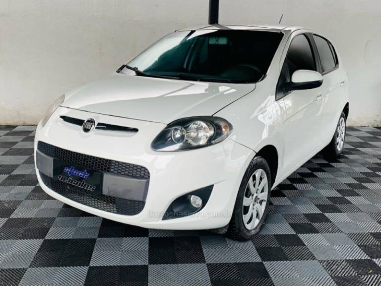 FIAT - PALIO - 2013/2014 - Branca - R$ 37.900,00