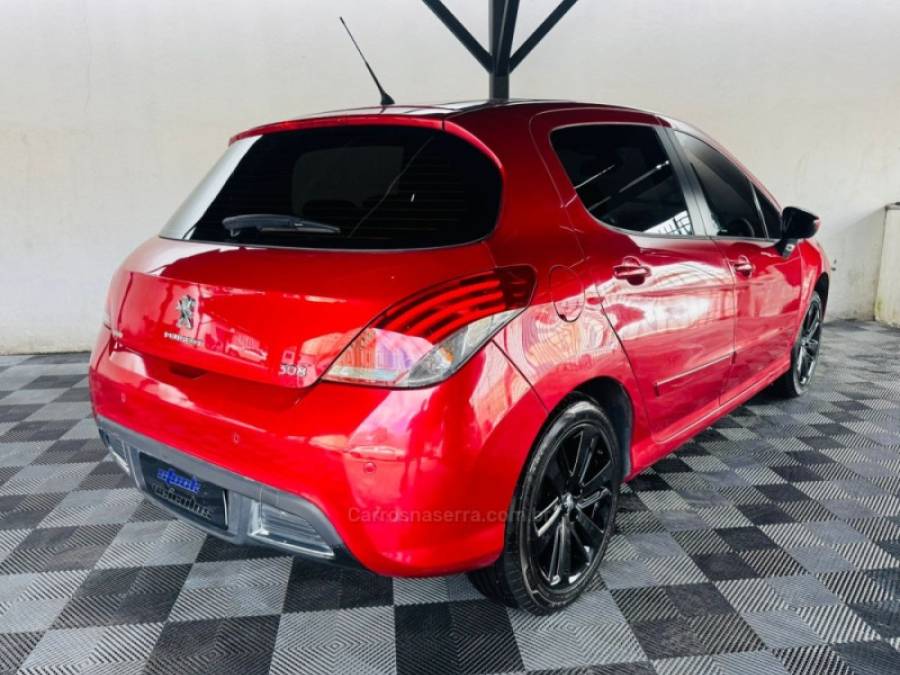 PEUGEOT - 308 - 2015/2016 - Vermelha - R$ 51.900,00