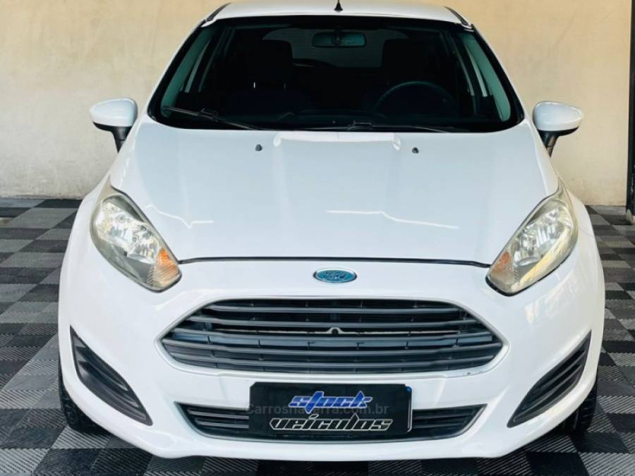 FORD - FIESTA - 2013/2014 - Branca - R$ 39.900,00