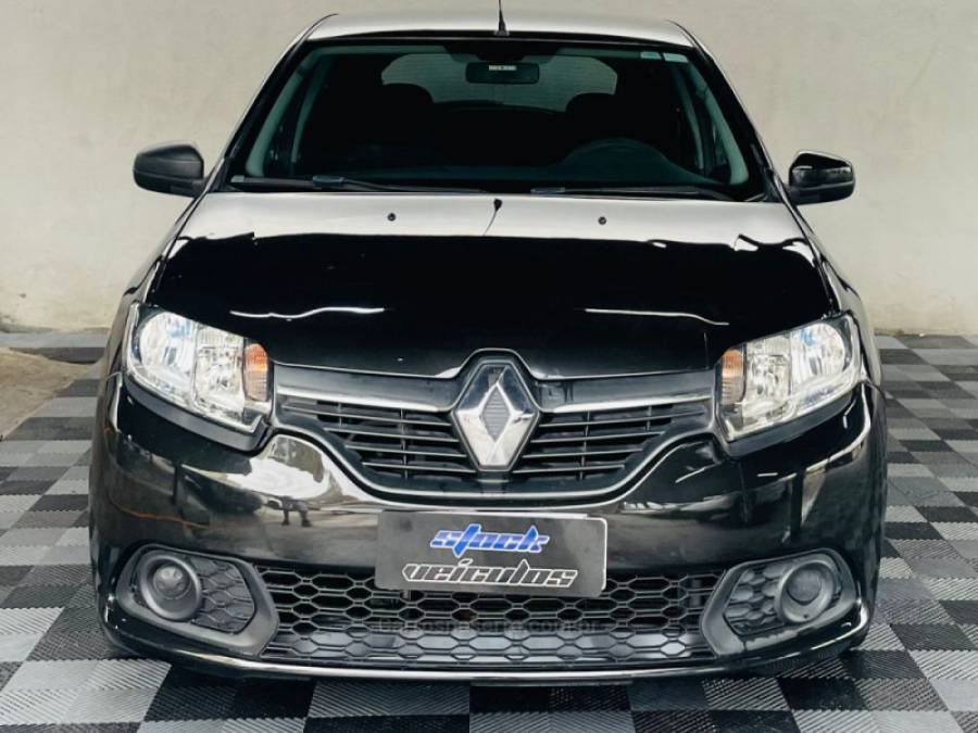 RENAULT - SANDERO - 2015/2016 - Preta - R$ 39.900,00