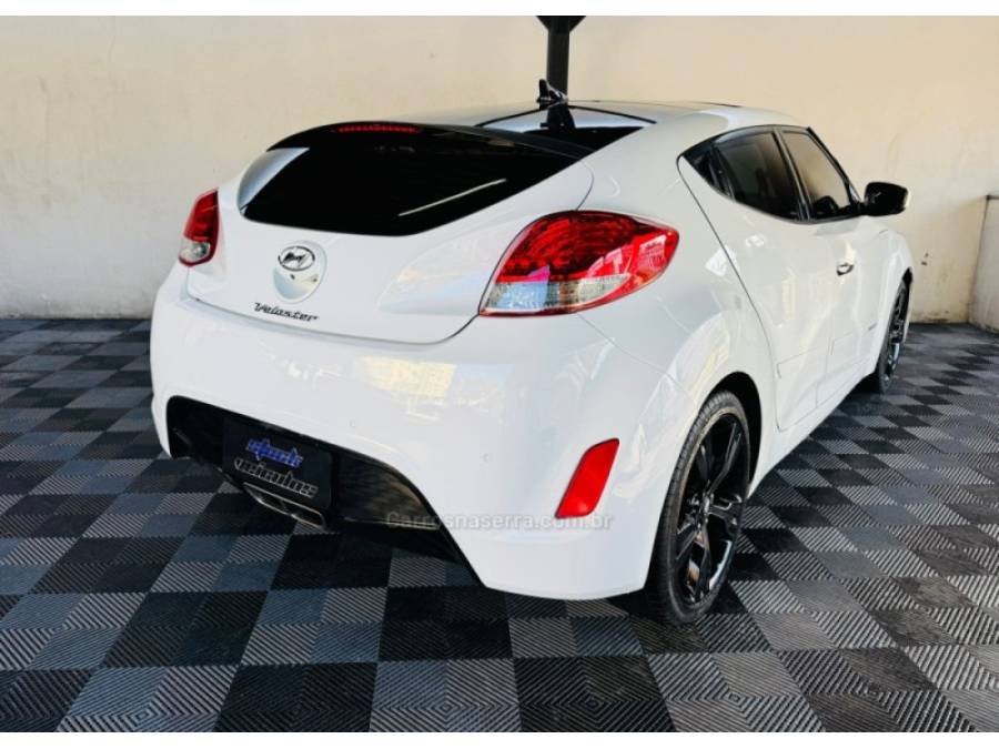 HYUNDAI - VELOSTER - 2011/2012 - Branca - R$ 56.900,00