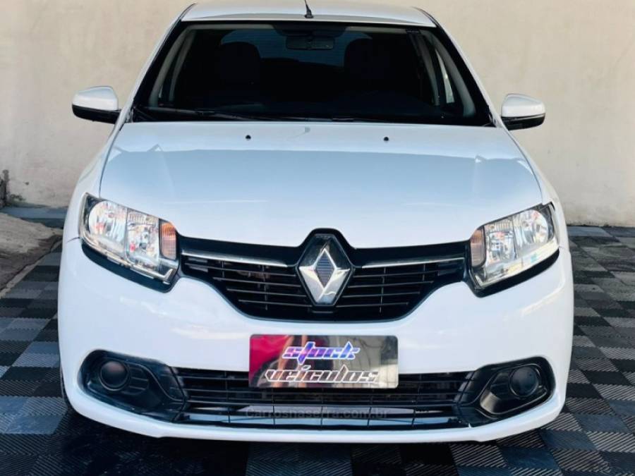 RENAULT - SANDERO - 2014/2015 - Branca - R$ 33.900,00