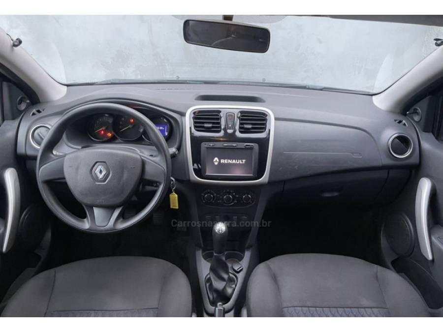 RENAULT - SANDERO - 2015/2016 - Preta - R$ 39.900,00