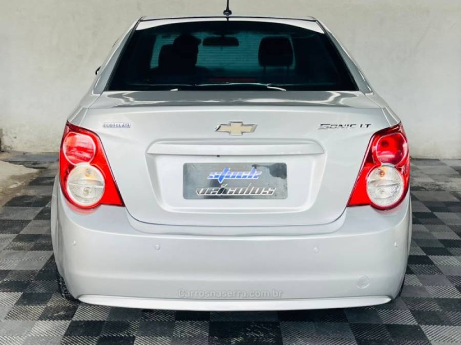 CHEVROLET - SONIC - 2013/2013 - Prata - R$ 38.900,00