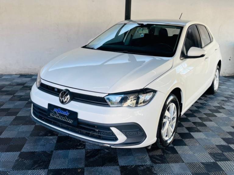 VOLKSWAGEN - POLO - 2023/2023 - Branca - R$ 72.900,00