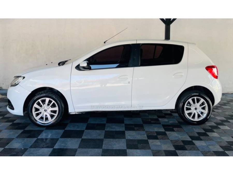 RENAULT - SANDERO - 2014/2015 - Branca - R$ 33.900,00