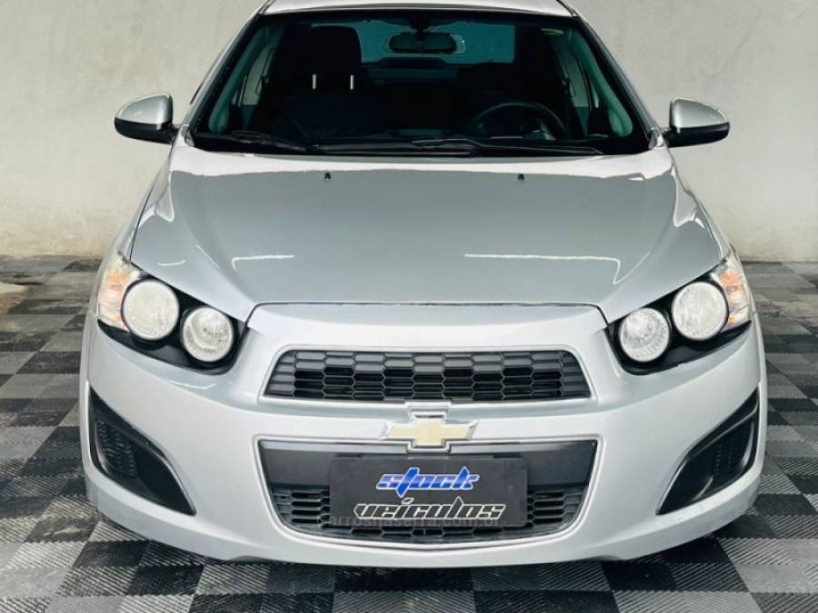 CHEVROLET - SONIC - 2013/2013 - Prata - R$ 38.900,00