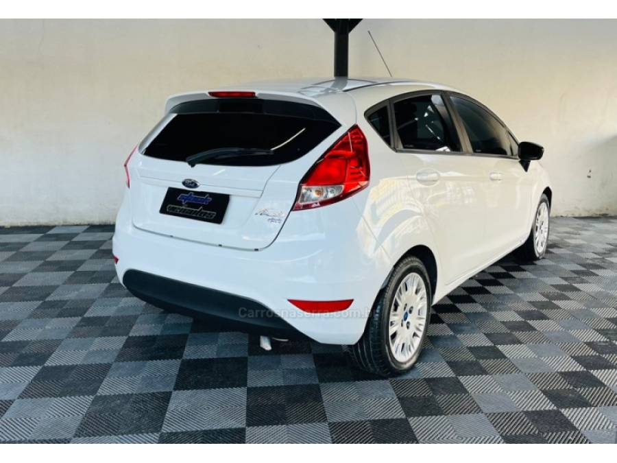 FORD - FIESTA - 2013/2014 - Branca - R$ 39.900,00