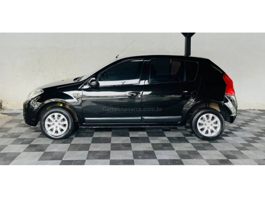 RENAULT - SANDERO - 2010/2011 - Preta - R$ 29.900,00
