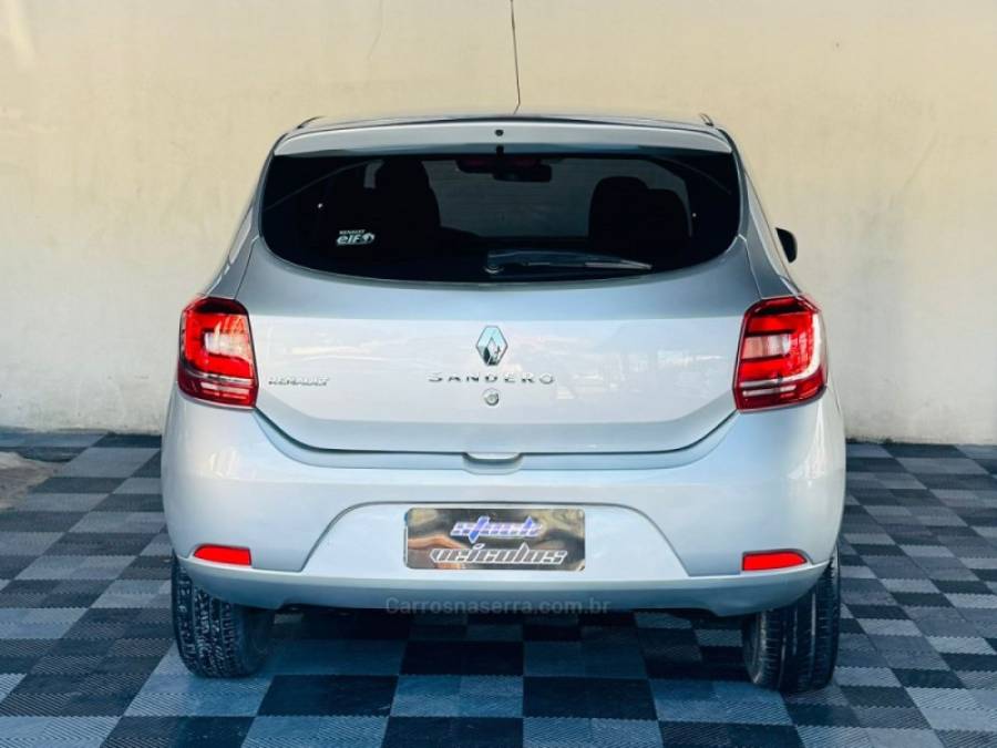RENAULT - SANDERO - 2014/2015 - Prata - R$ 36.900,00