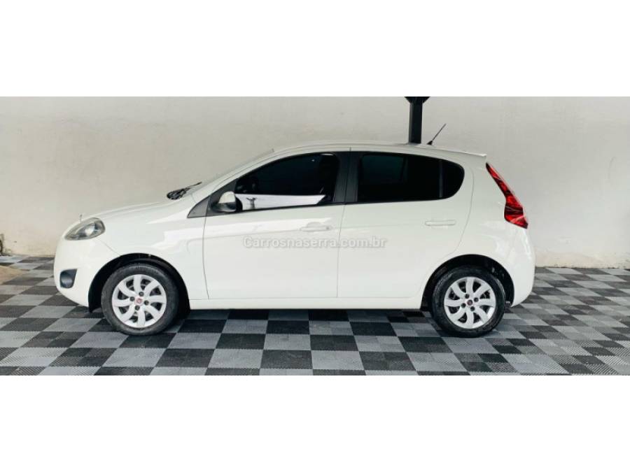FIAT - PALIO - 2013/2014 - Branca - R$ 37.900,00