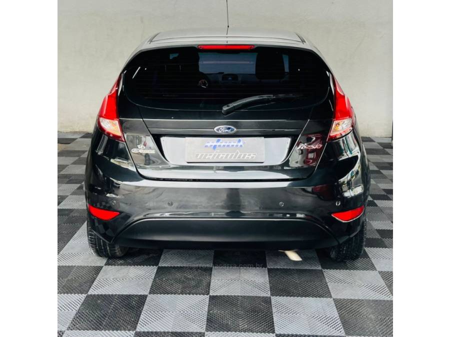 FORD - FIESTA - 2013/2014 - Preta - R$ 40.900,00