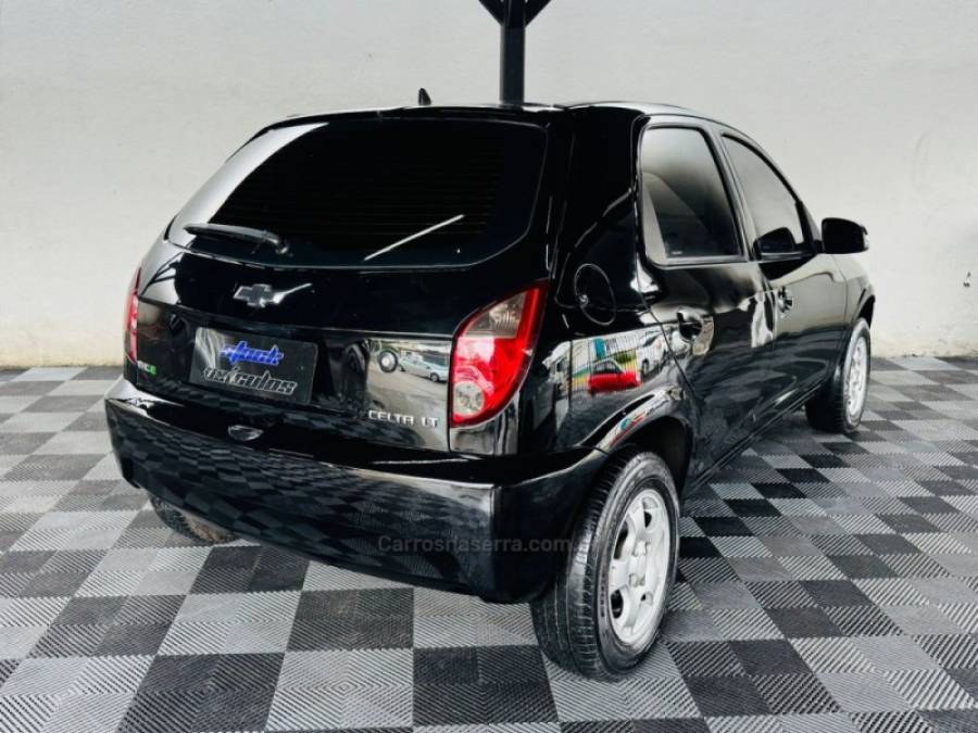 CHEVROLET - CELTA - 2013/2012 - Preta - R$ 27.900,00