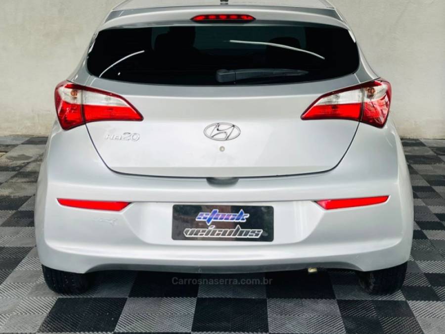HYUNDAI - HB20 - 2016/2017 - Prata - R$ 47.900,00
