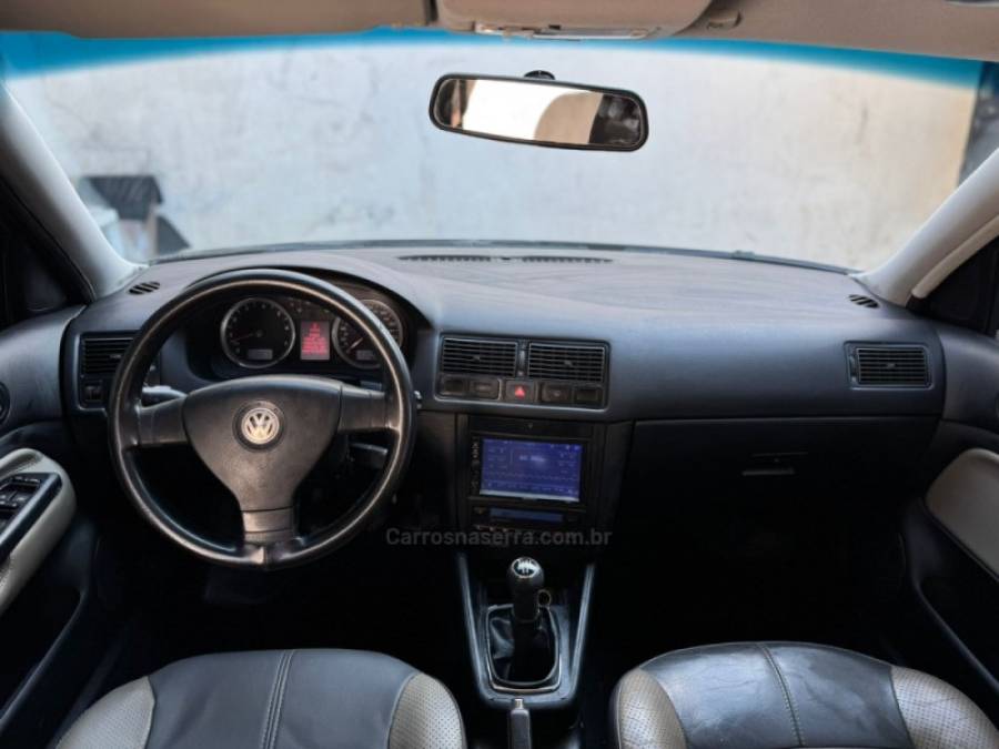 VOLKSWAGEN - GOLF - 2008/2009 - Preta - R$ 39.900,00