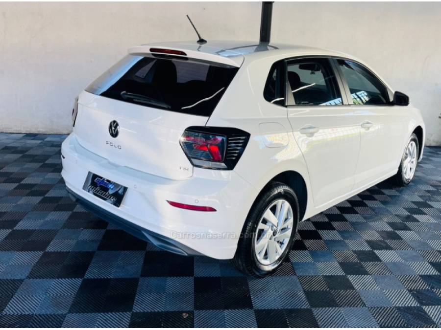 VOLKSWAGEN - POLO - 2023/2023 - Branca - R$ 72.900,00