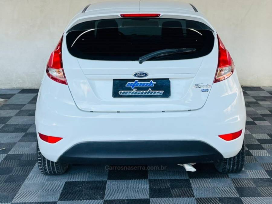 FORD - FIESTA - 2013/2014 - Branca - R$ 39.900,00