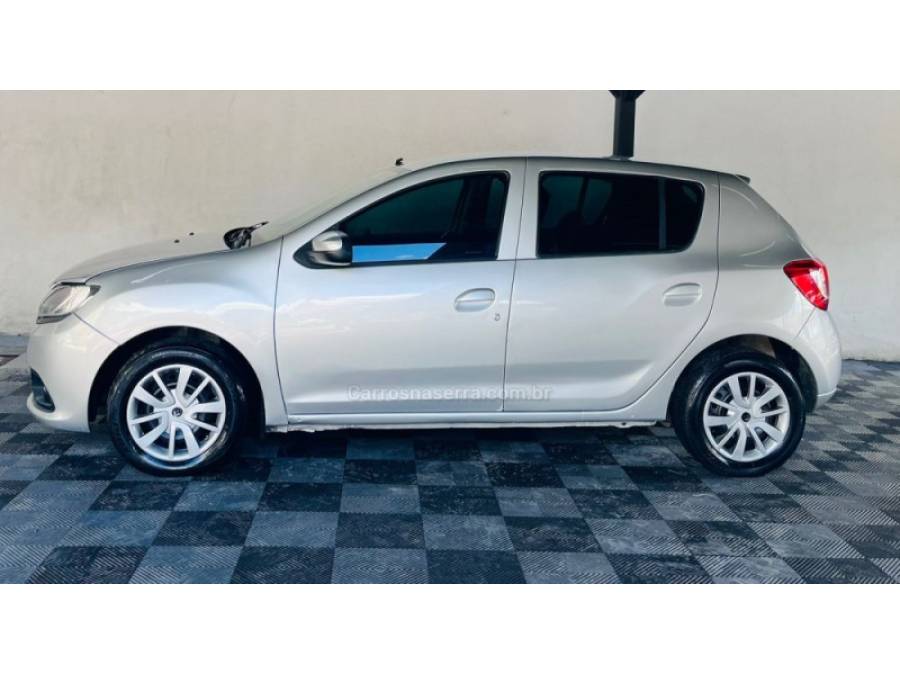 RENAULT - SANDERO - 2015/2016 - Prata - R$ 30.900,00