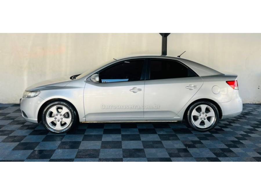 KIA MOTORS - CERATO - 2010/2011 - Prata - R$ 41.900,00