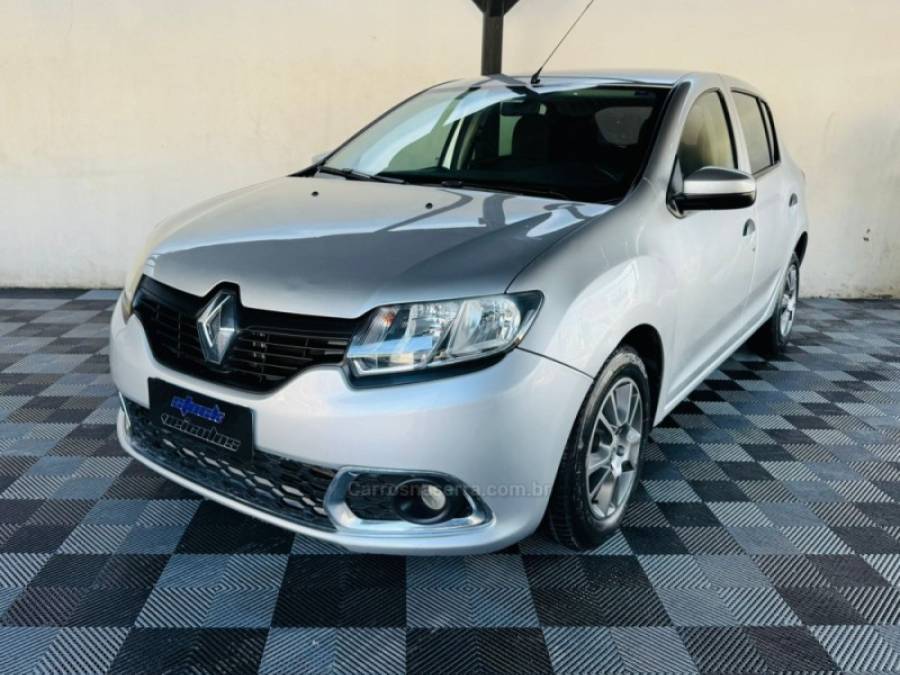 RENAULT - SANDERO - 2014/2015 - Prata - R$ 36.900,00